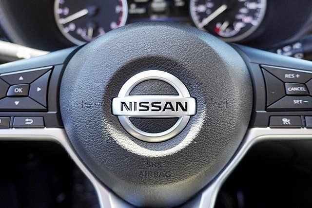 Used 2023 White Nissan SV image 43