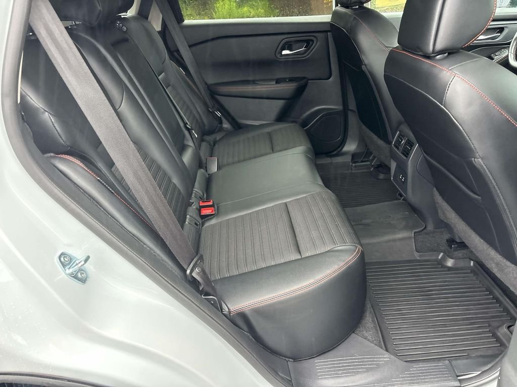 Used 2025 White Nissan Rock Creek image 15