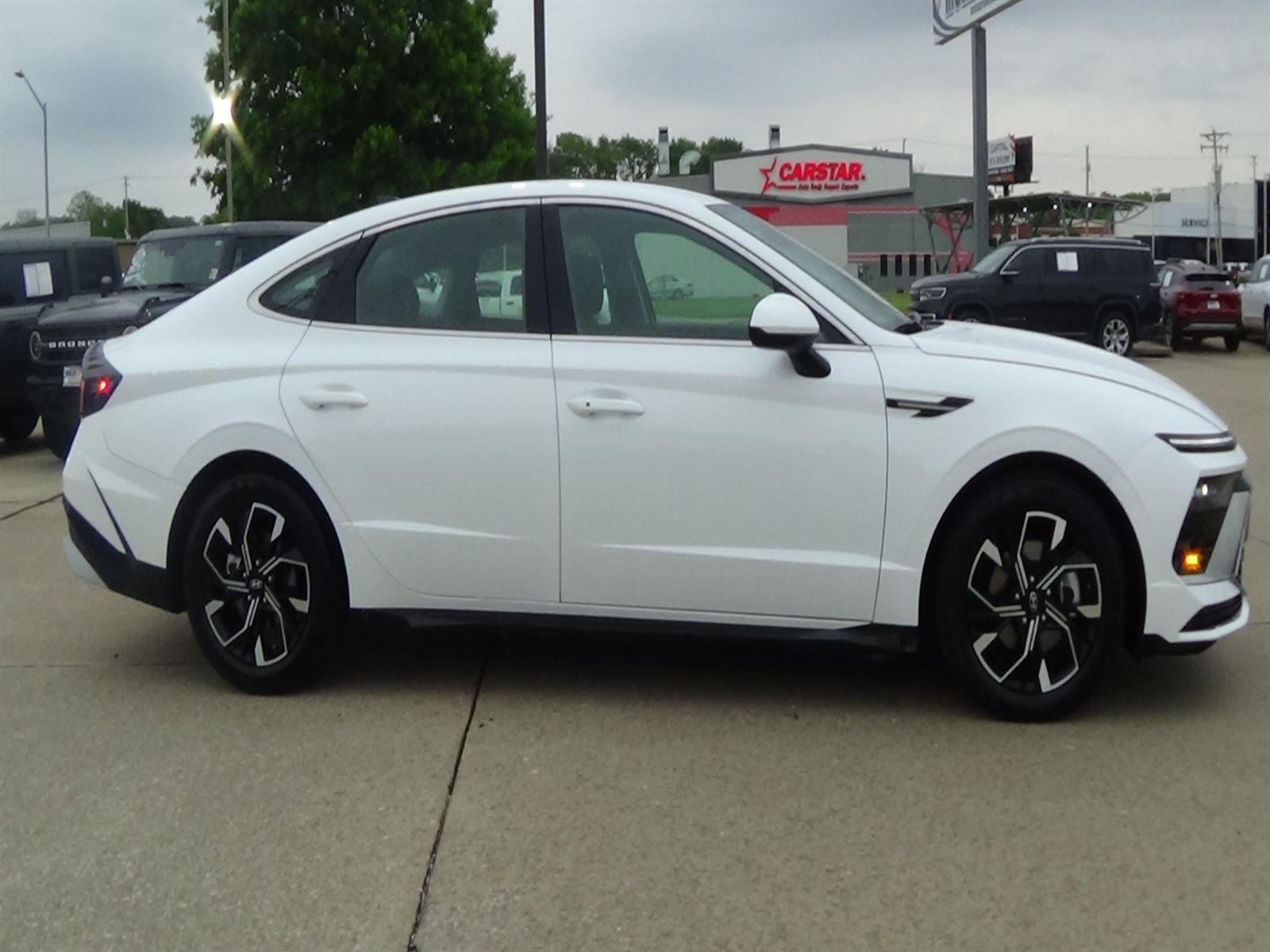 Certified Used 2025 Serenity White Pearl (w6h) Hyundai SEL image 5