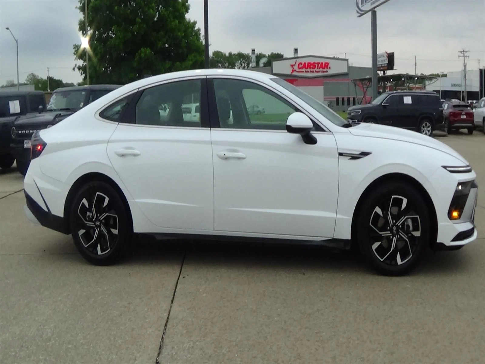 Certified Used 2025 Serenity White Pearl (w6h) Hyundai SEL image 5