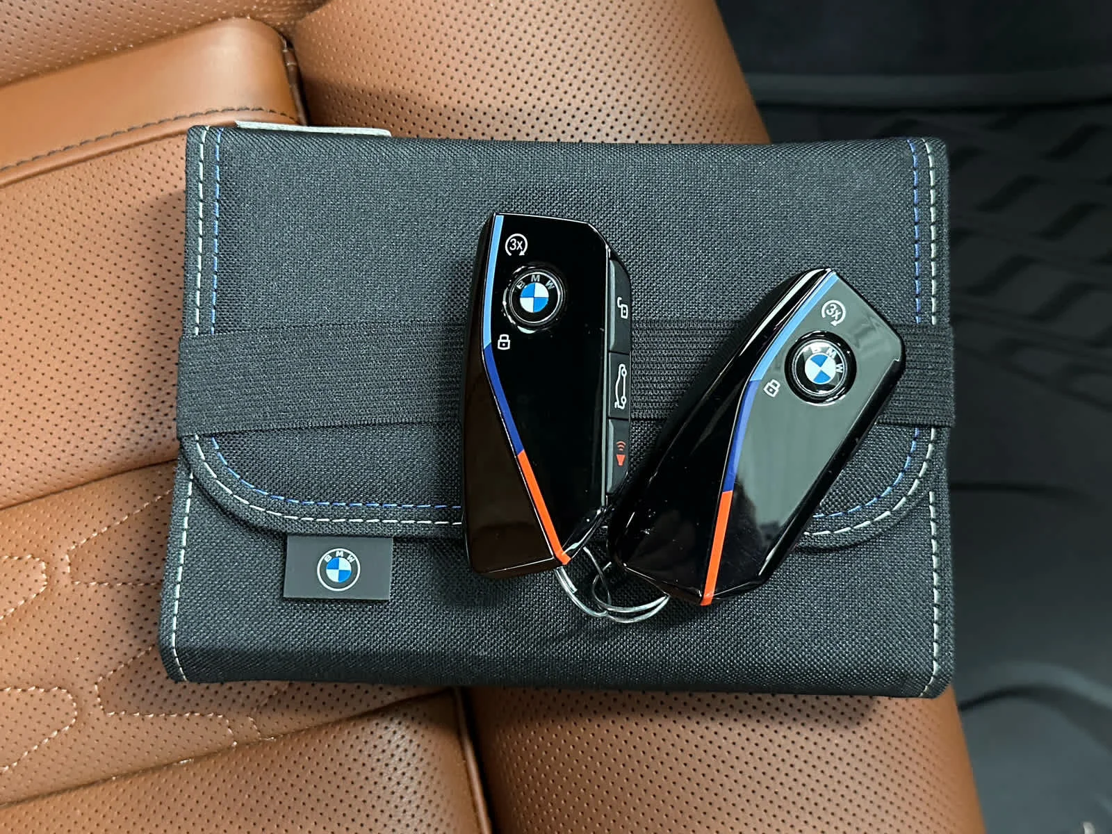 Used 2026 Brooklyn Grey Metallic BMW M60i image 45