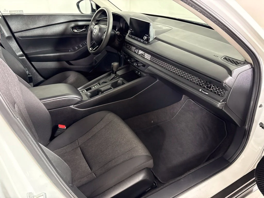 Used 2024 White Honda LX image 19