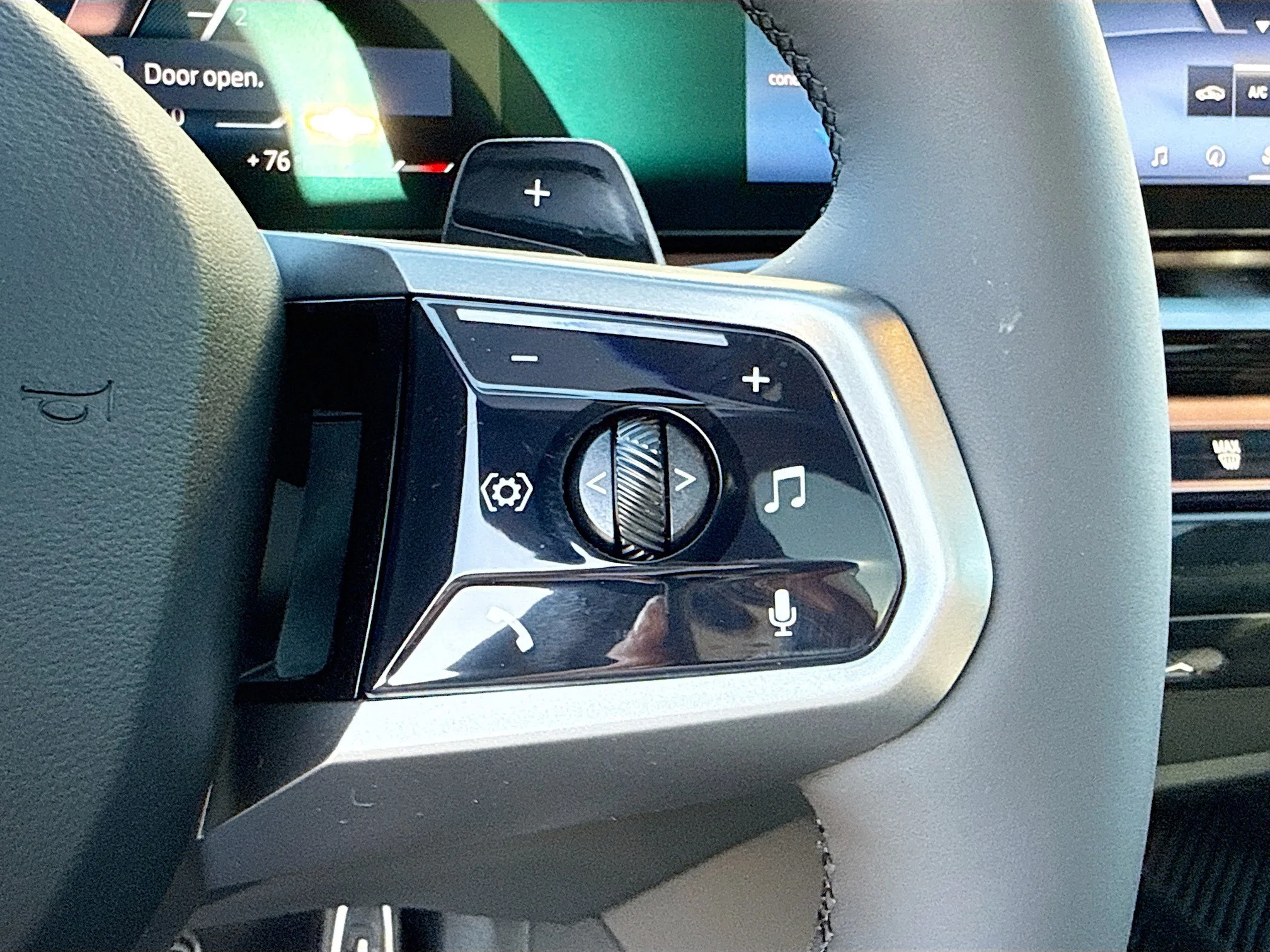 New 2027 Alpine White BMW 530i xDrive image 39