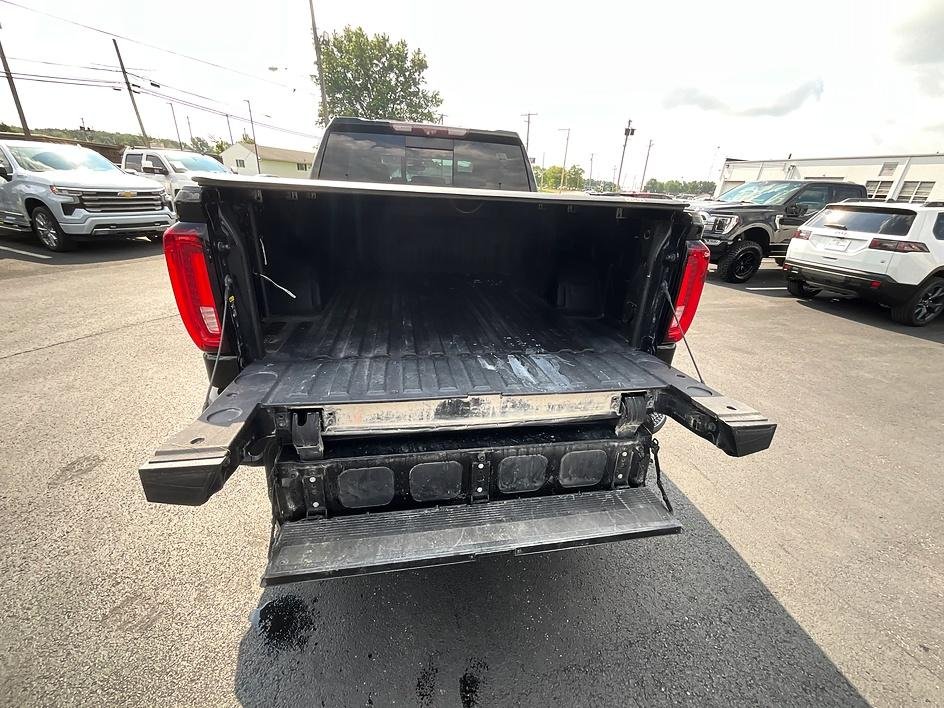 Used 2020 Black GMC AT4 image 10