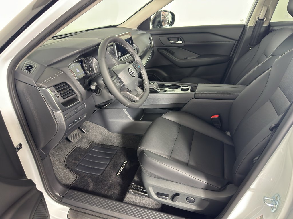 New 2026 Everest White Pearl TriCoat Nissan Dark Armor™ image 12