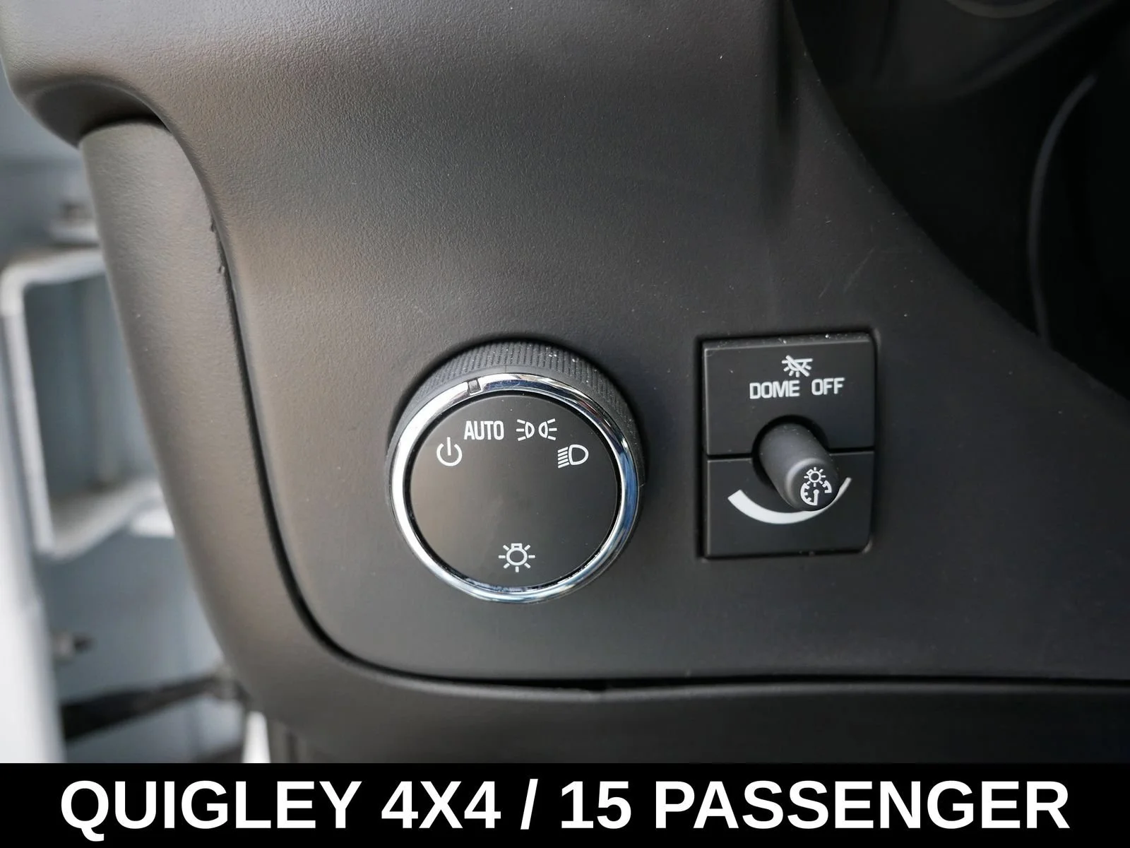 2024 Chevrolet Express Passenger LT - Photo 30