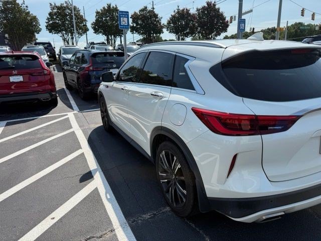 Used 2021 Majestic White INFINITI LUXE image 7