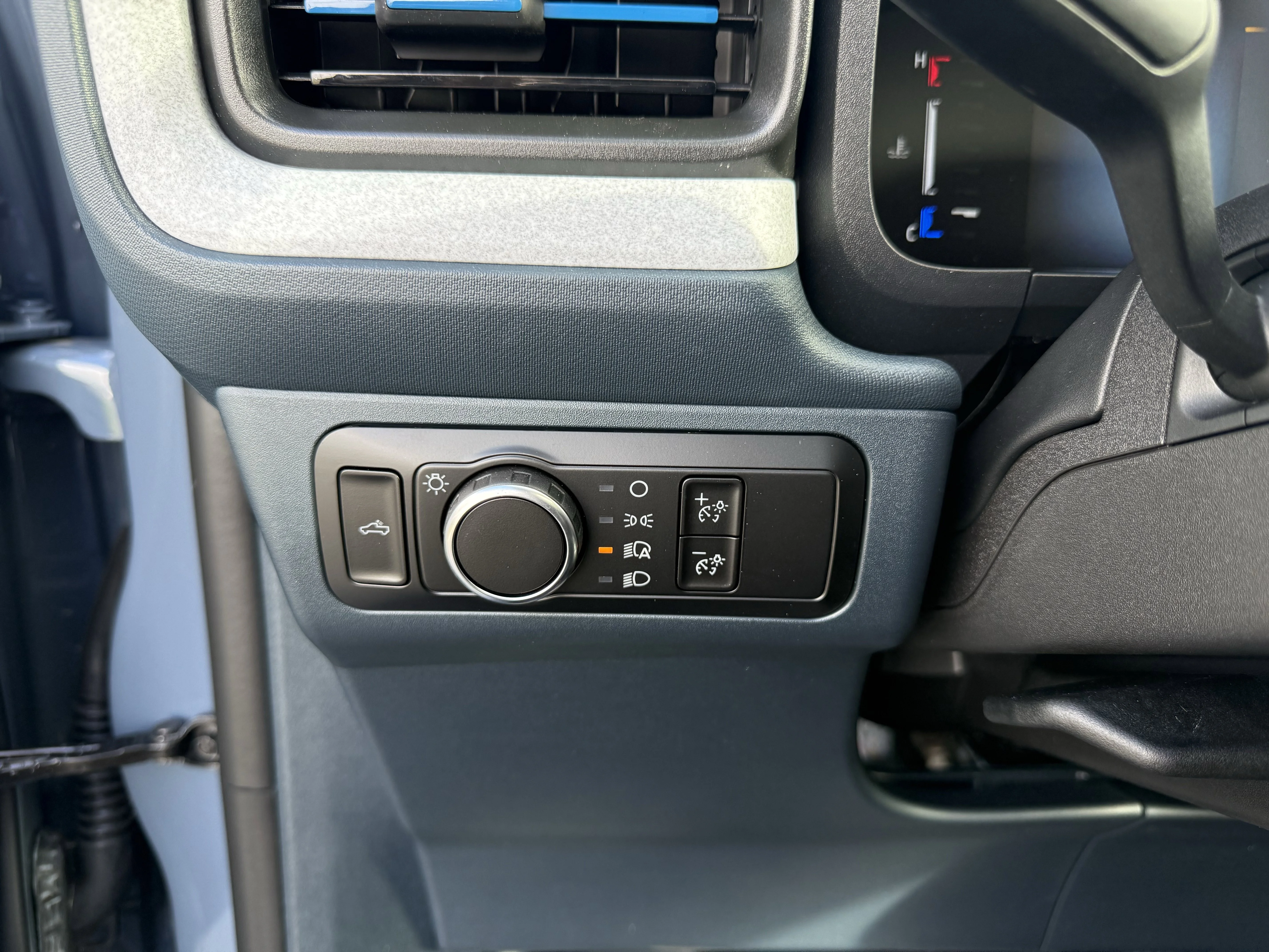 2025 Ford Maverick XLT - Photo 13