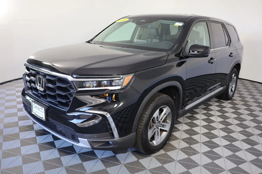 Used 2024 Black Honda EX-L image 4