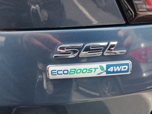 Used 2018 Blue Metallic Ford SEL image 9