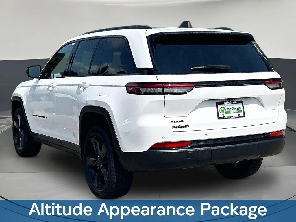 Used 2023 White Jeep Altitude X image 5