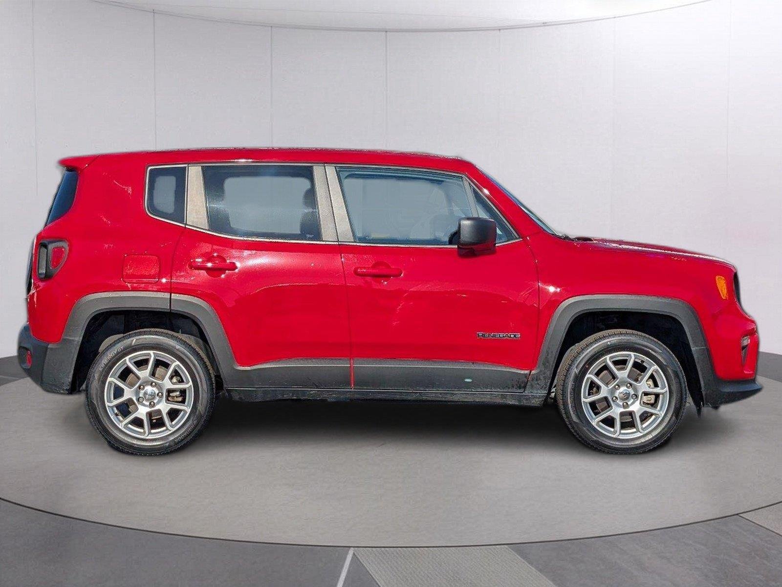 Used 2023 Colorado Red Clearcoat Jeep Latitude image 8