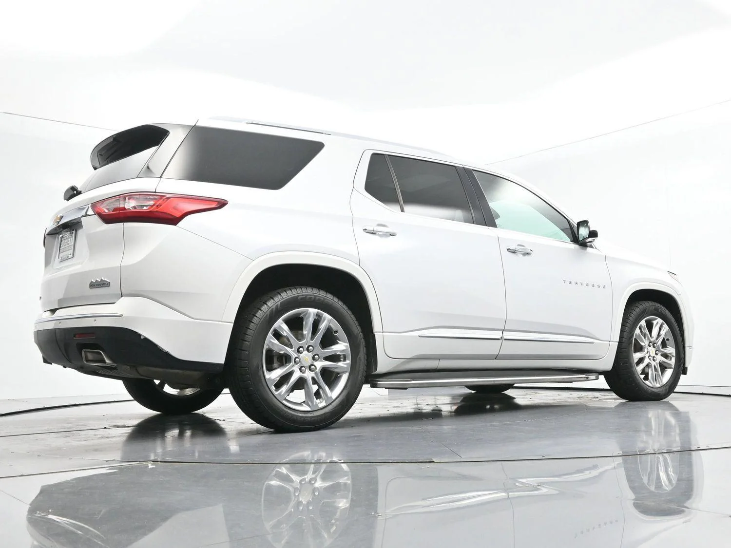 Used 2019 IRIDESCENT PEARL TRICOAT Chevrolet High Country image 60