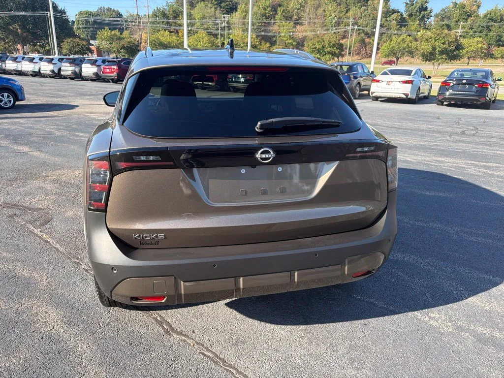 Used 2026 Bronze Nissan SV image 7