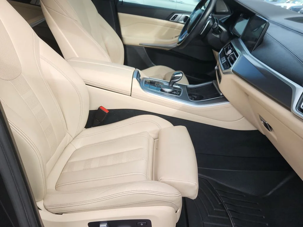 Used 2021 Gray BMW xDrive40i image 16