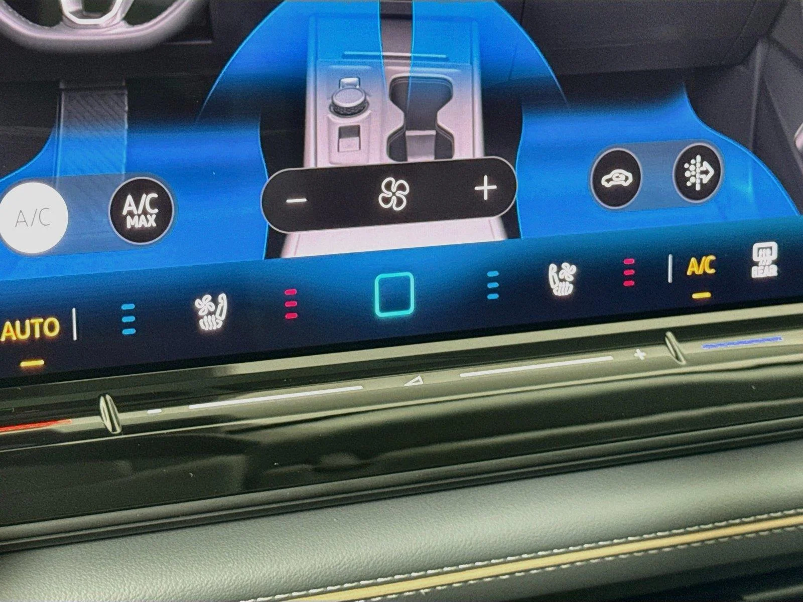 New 2027 Pure Gray Volkswagen SE w/Technology image 19