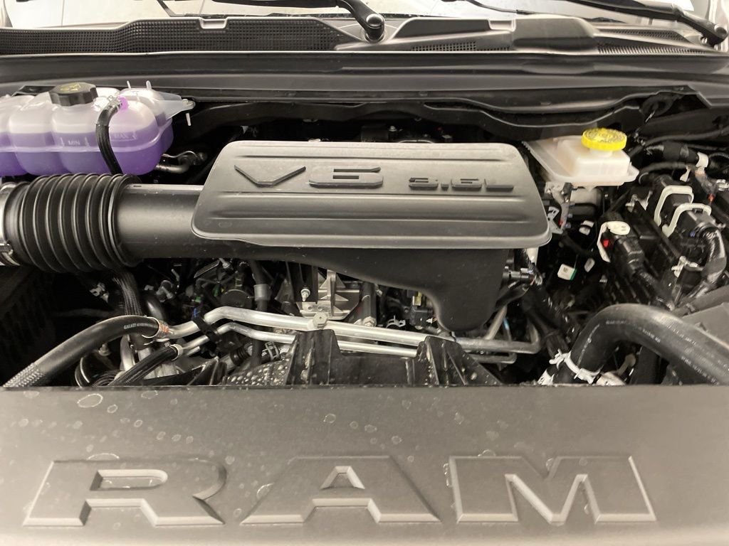 New 2026 Diamond Black Crystal Pearl-Coat Exterior Paint RAM Express image 17