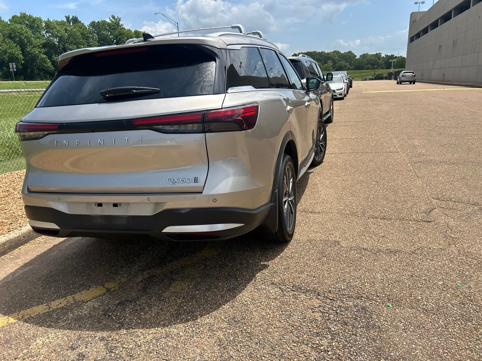 Used 2026 Silver INFINITI LUXE image 28