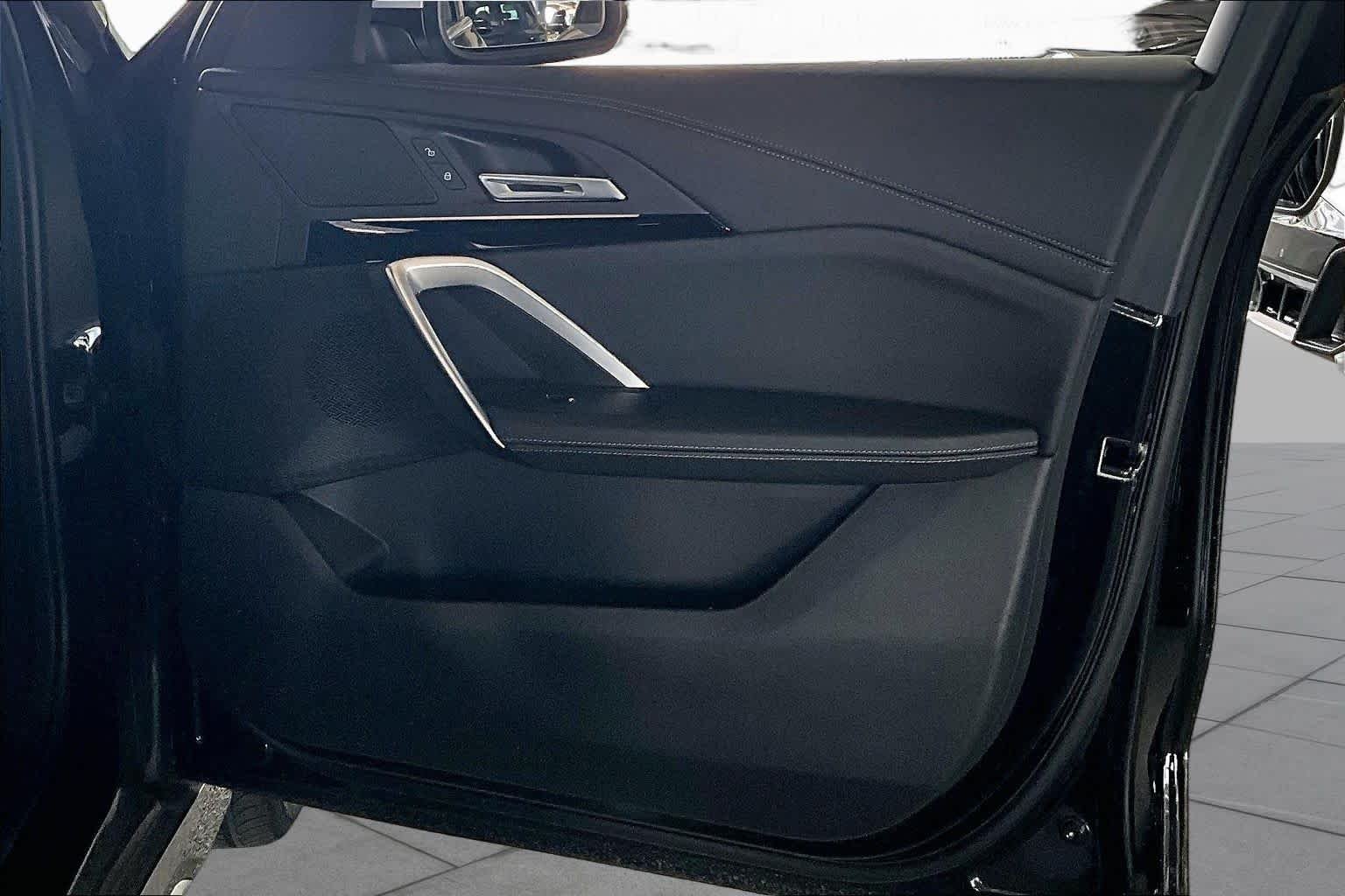 Used 2023 Black Sapphire Metallic BMW xDrive28i image 21
