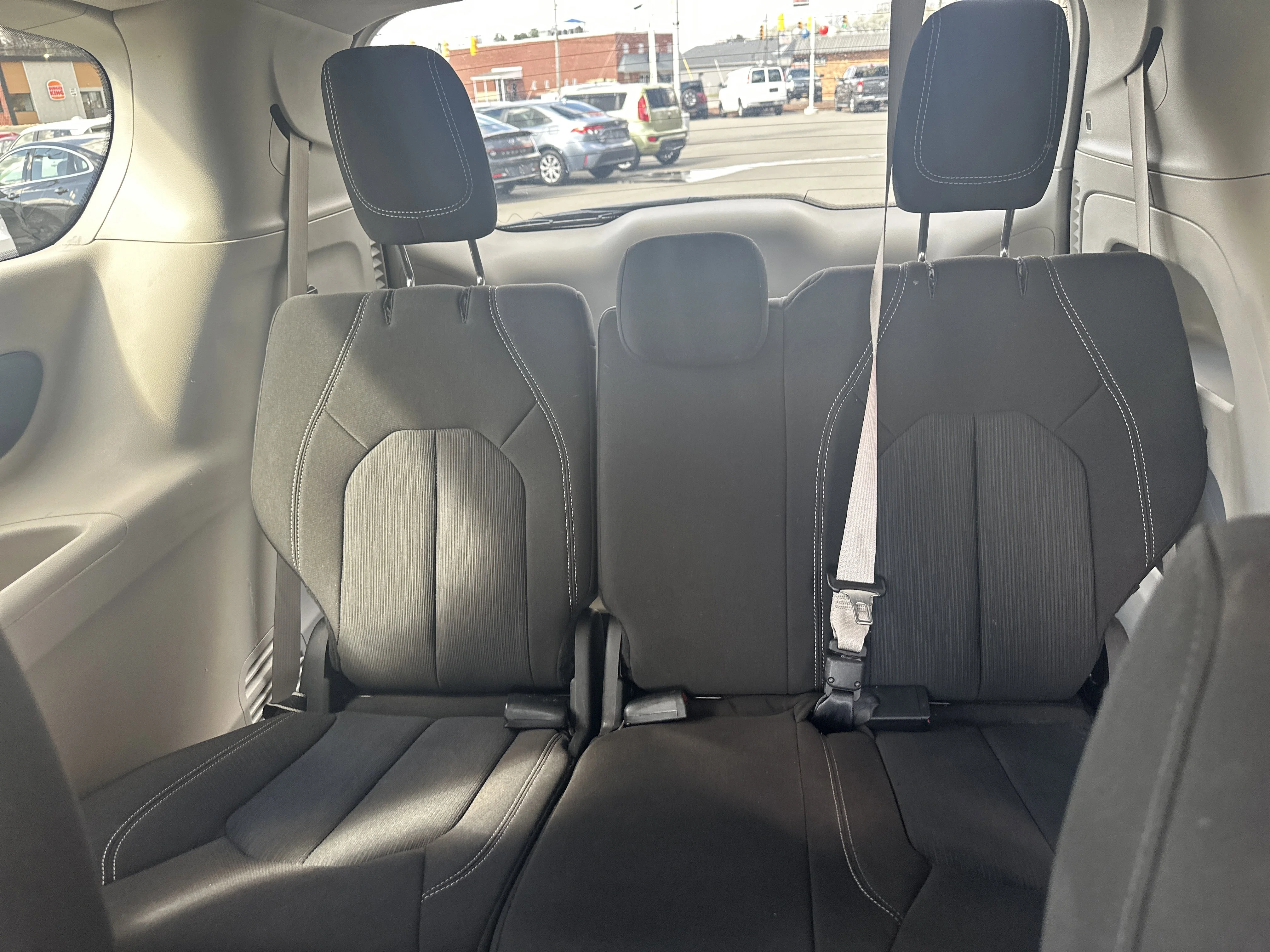 2023 Chrysler Voyager LX - Photo 23