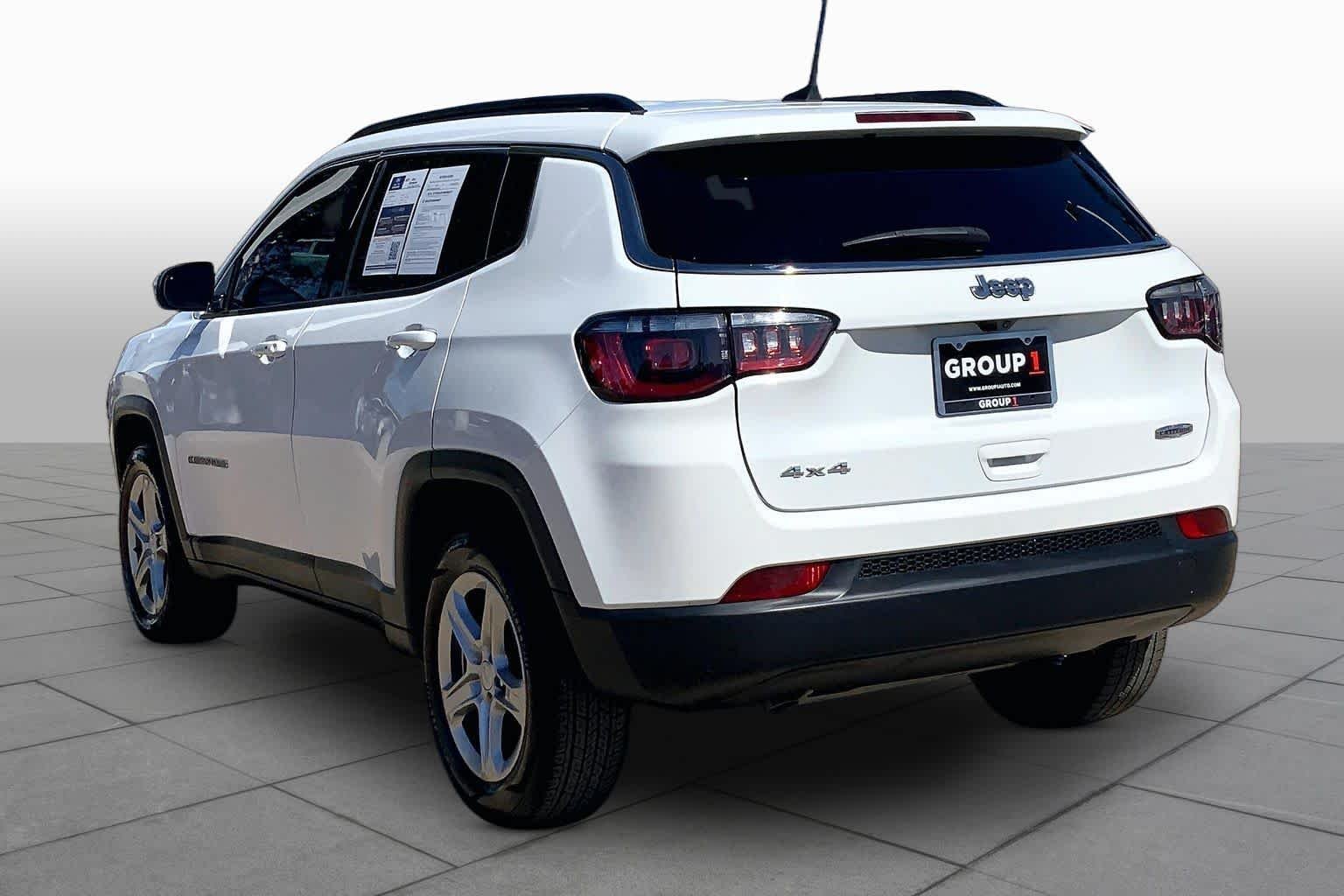 Certified Used 2023 Bright White Clearcoat Jeep Latitude image 12
