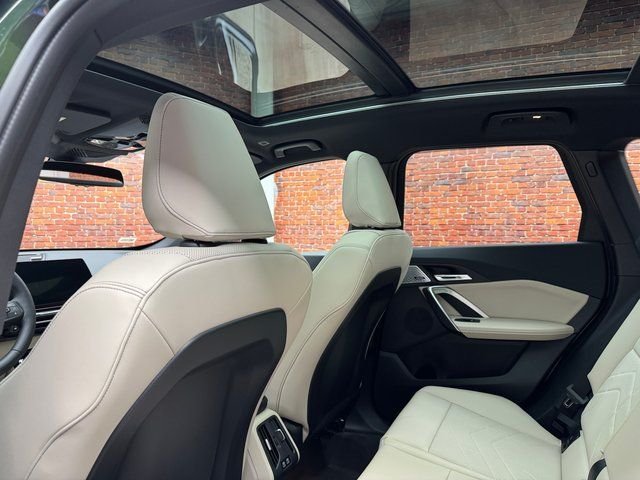2025 BMW X1 28i - Photo 24