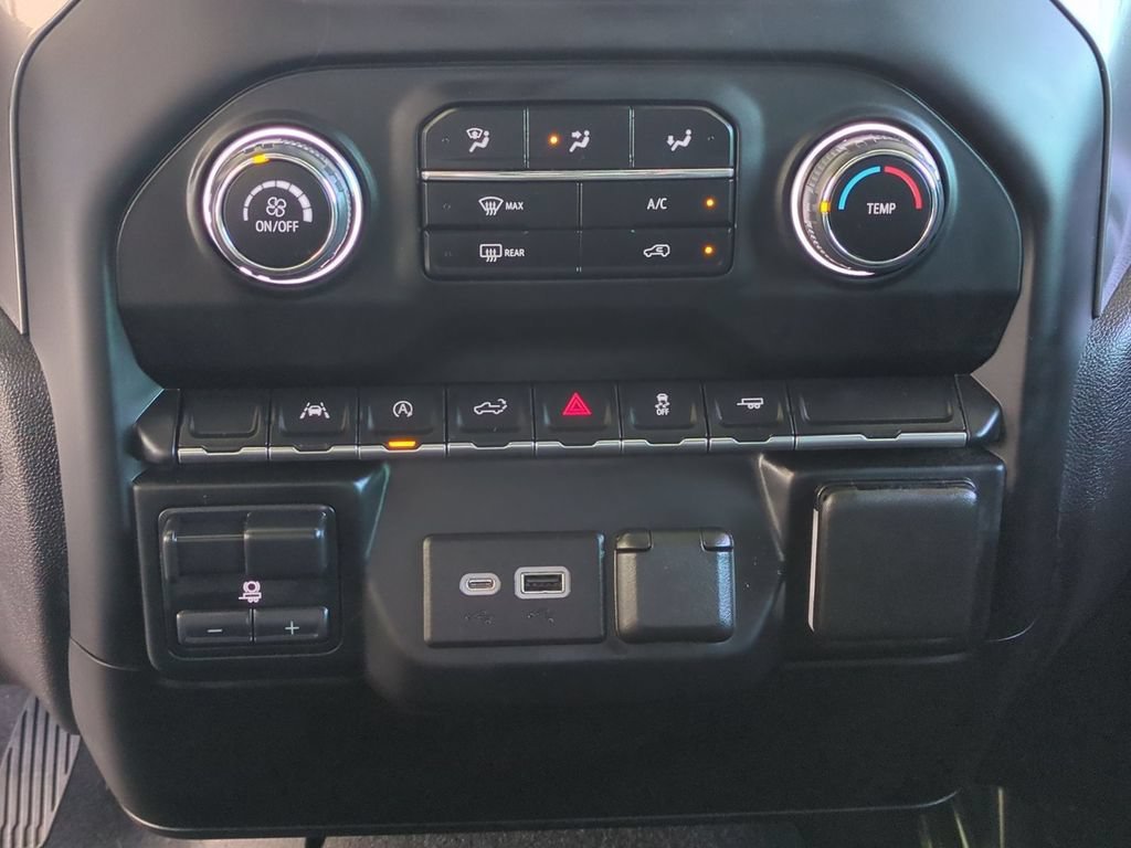 Used 2023 Glacier Blue Metallic Chevrolet Custom image 17