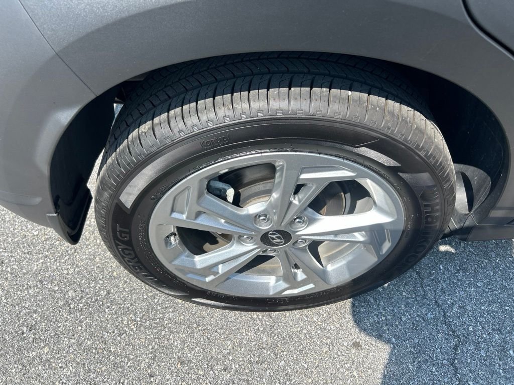 Used 2023 Gray Hyundai SEL image 10