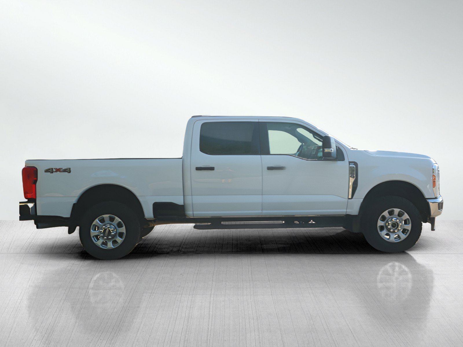 Used 2023 Oxford White Ford Xlt image 6