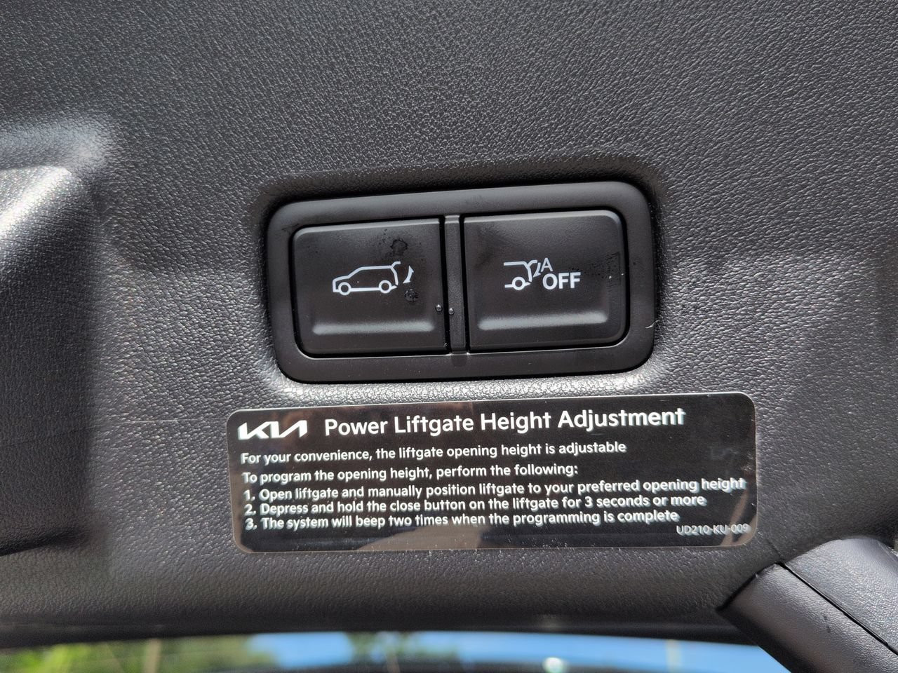 New 2027 Ebony Black Kia S image 15