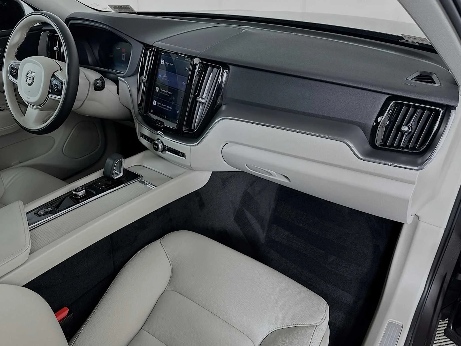 Certified Used 2025 Platinum Grey Volvo Core image 27