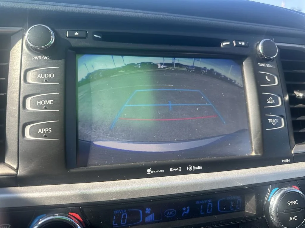 Used 2016 Silver Toyota LE V6 image 24