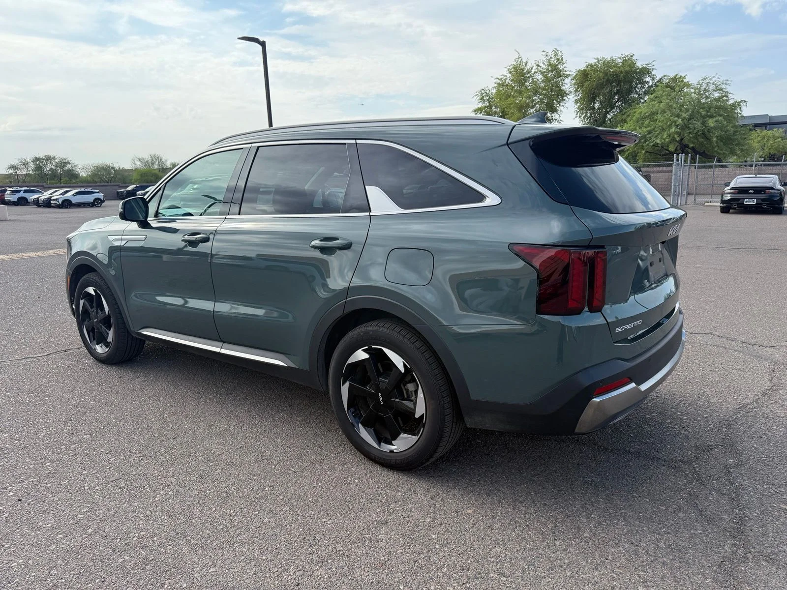 Used 2025 Cityscape Green Kia EX image 6