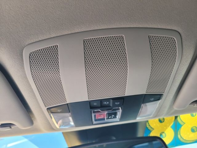 Used 2025 White Mitsubishi SE image 22