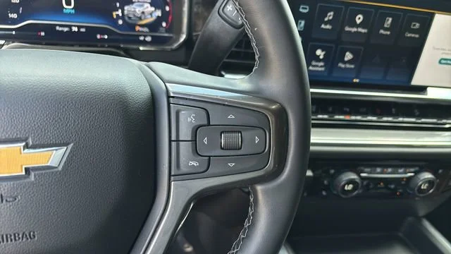 Used 2025 Iridescent Pearl Tricoat Chevrolet High Country image 24