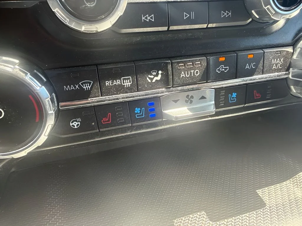 Used 2022 Silver Ford Raptor image 23