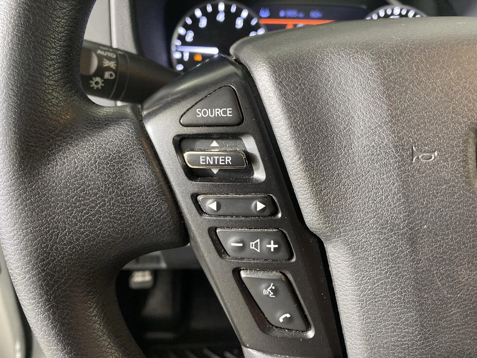 Used 2022 Wh Nissan S image 14