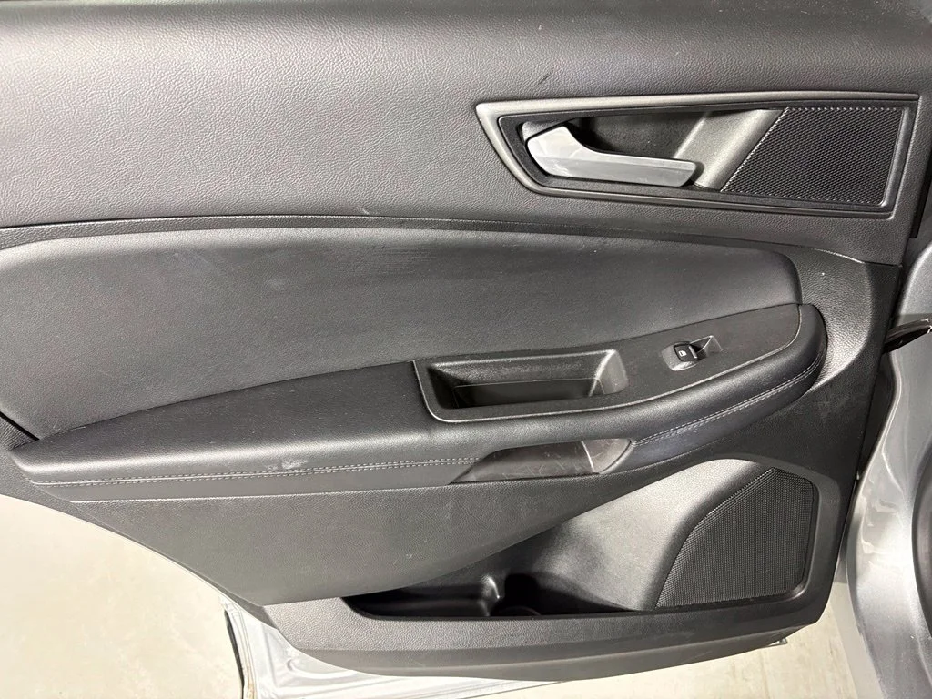 Used 2022 Silver Ford SE image 34