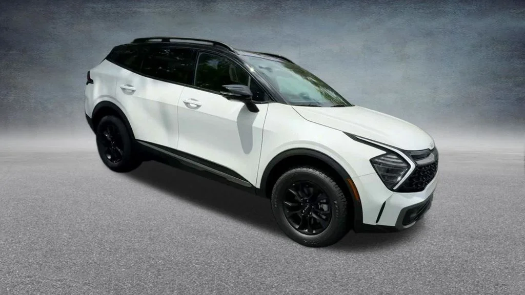 Used 2024 White Kia X-Pro Prestige image 28