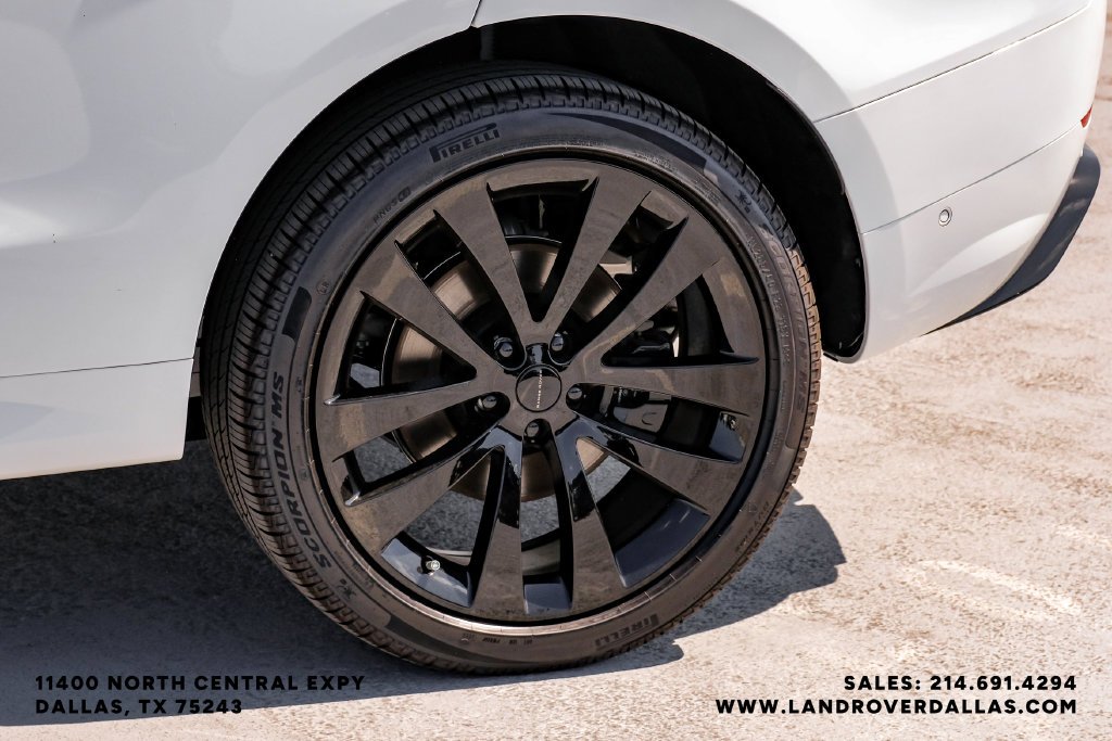 New 2026 Fuji White Land Rover Dynamic SE image 51