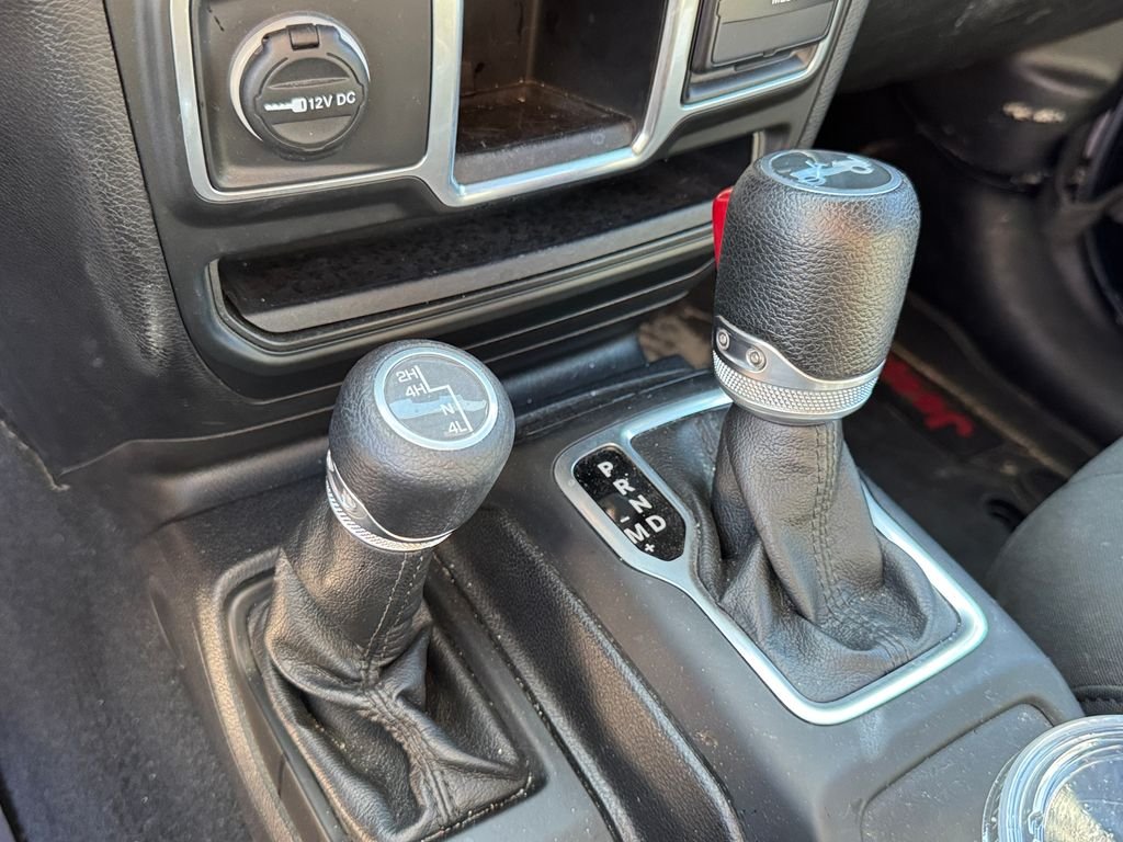 Used 2018 Black Clearcoat Jeep Sport image 11