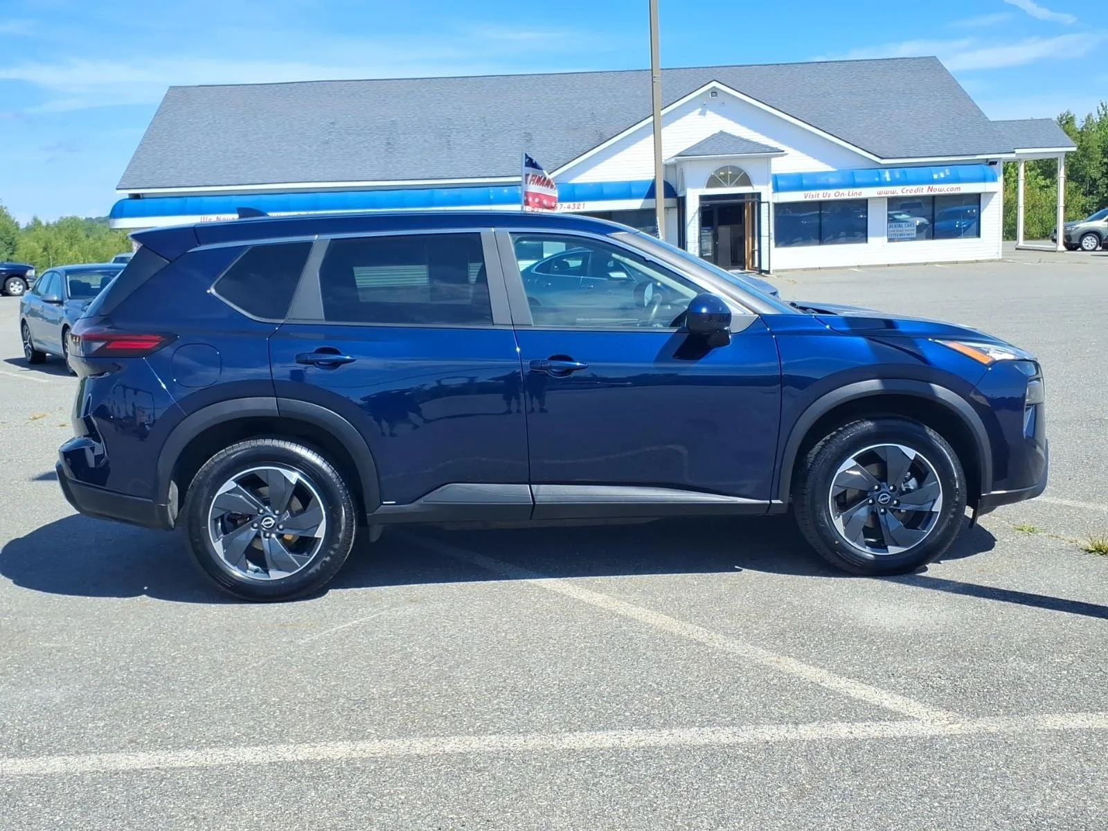 Used 2025 Deep Ocean Blue Nissan SV image 4