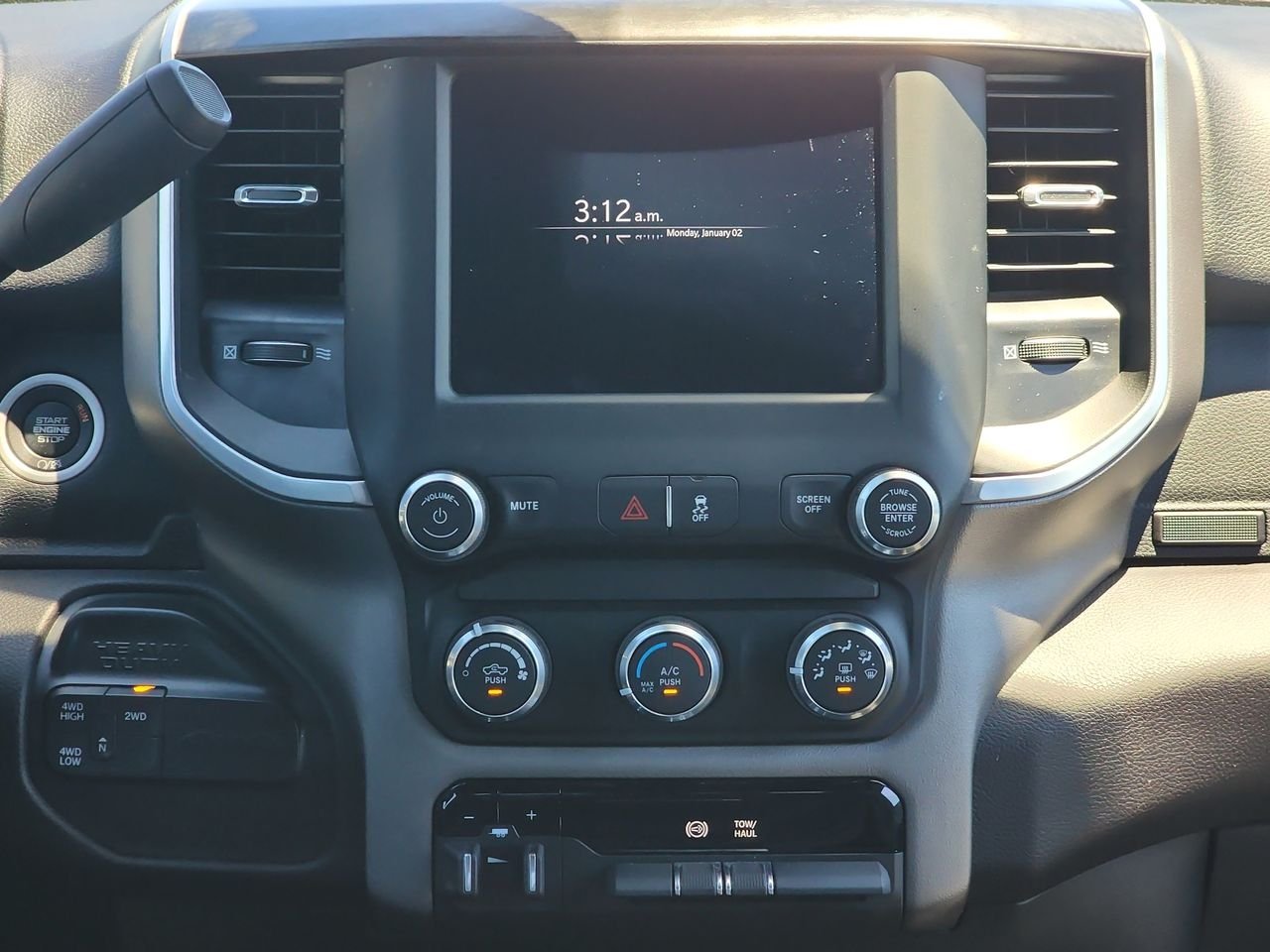 Used 2023 White Ram Big Horn image 17