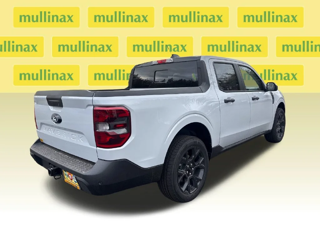 New 2026 White Ford XLT image 3