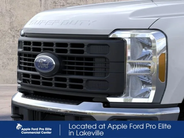 New 2026 Oxford White Ford XL image 17