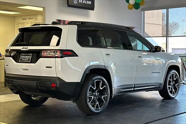 New 2026 Bright White Clear-Coat Exterior Paint Jeep Overland image 3