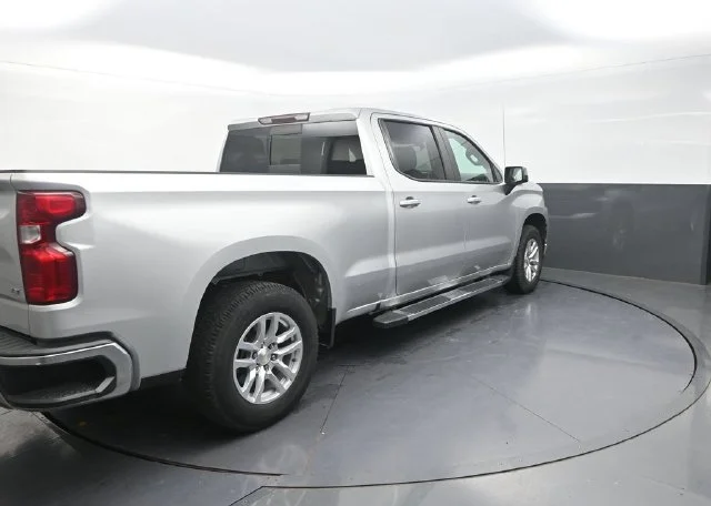 Used 2020 Silver Chevrolet LT image 8