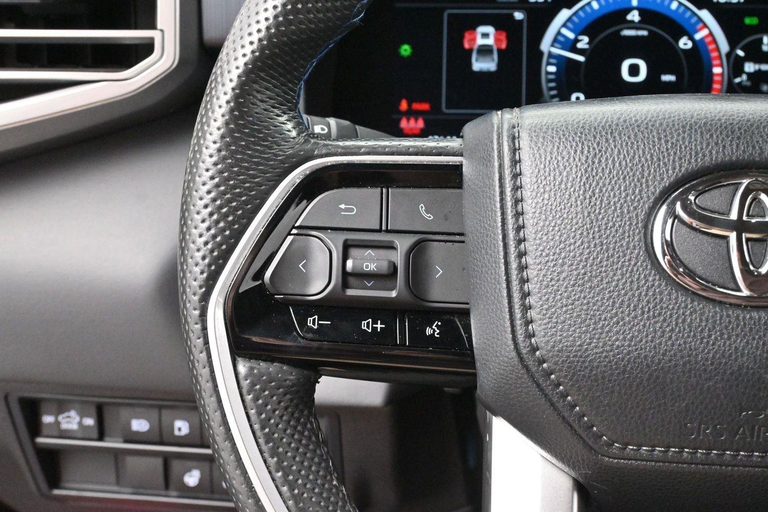 Used 2024  Toyota Platinum Hybrid image 17