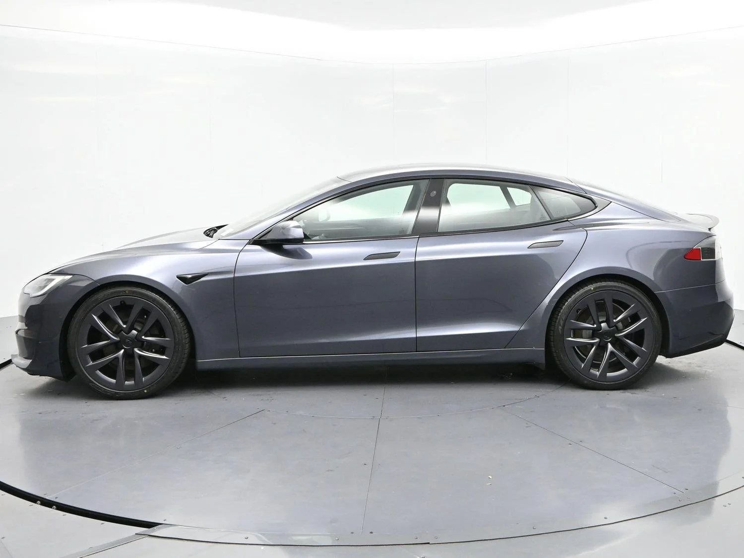 Used 2021 Midnight Silver Metallic Tesla Plaid image 4