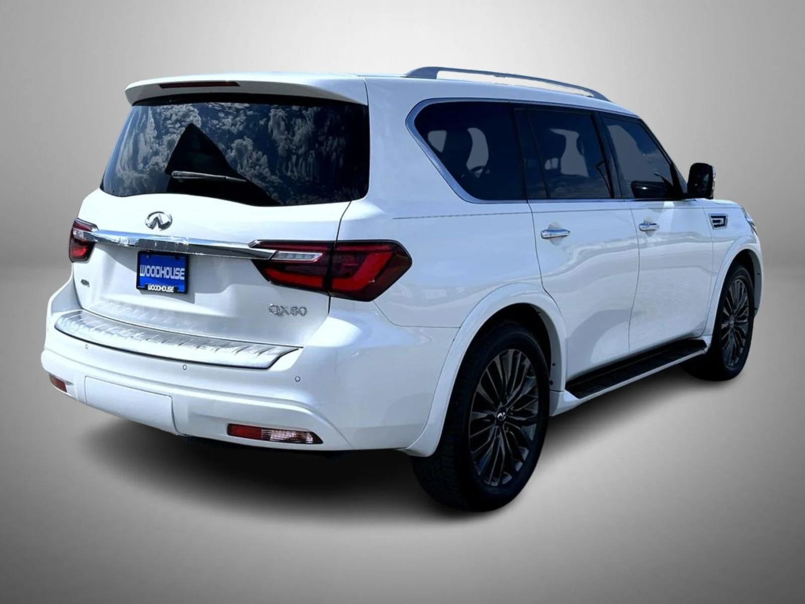 Used 2023 White INFINITI Sensory image 5